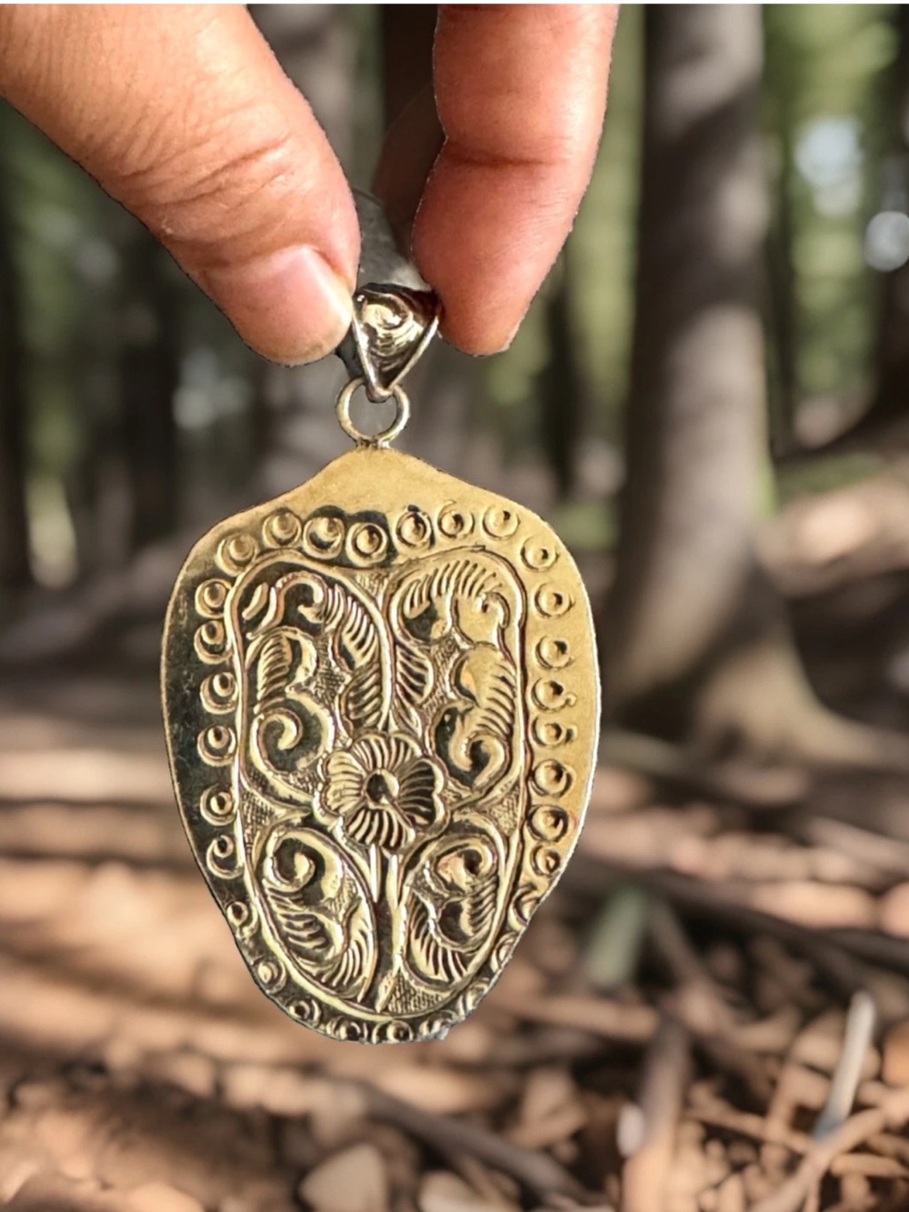Handcrafted Bone Pendant,Bear Face Art,Floral Carving,Turquoise & Silver,40grams - Picture 2 of 10